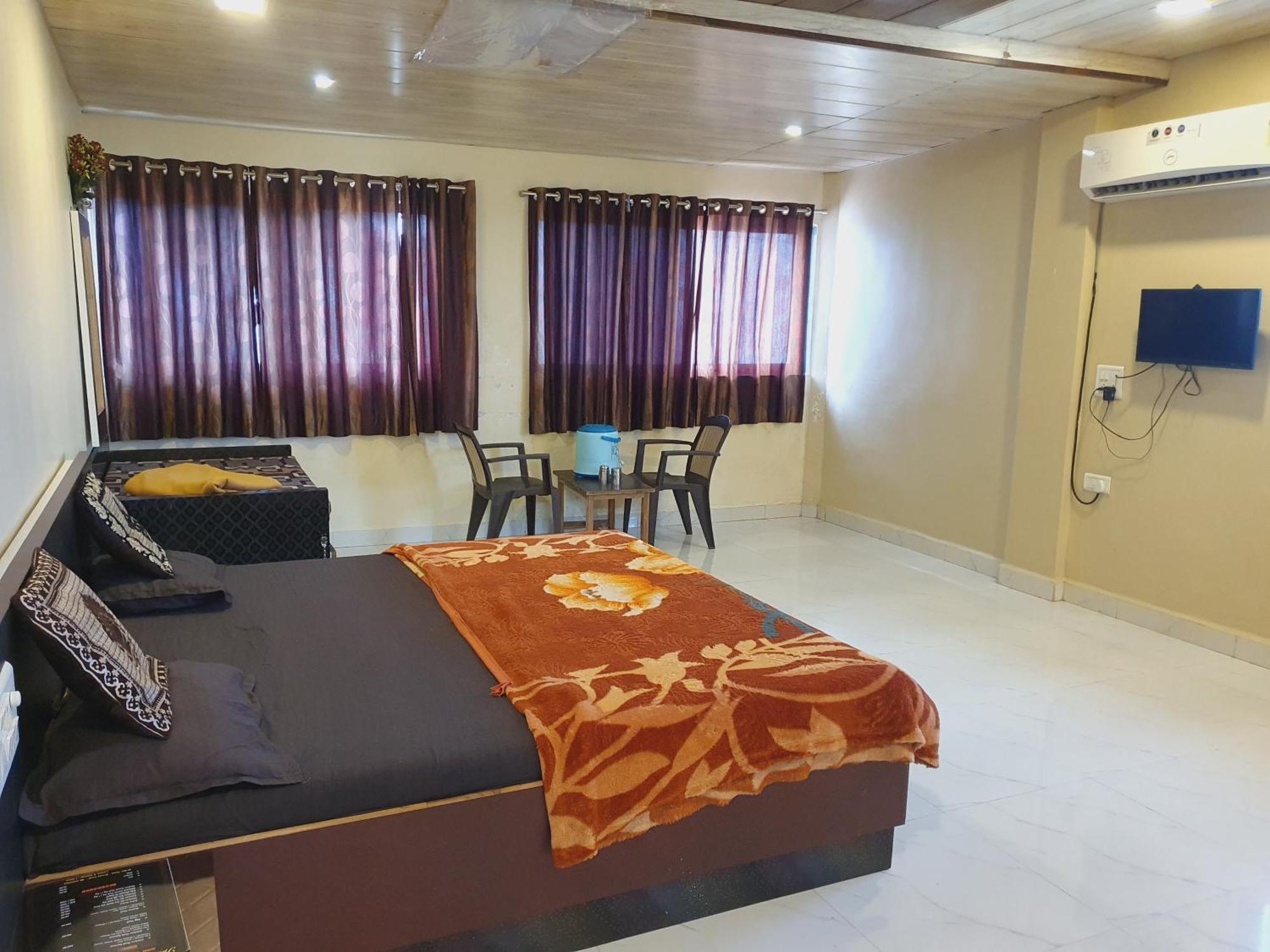 马泰兰 Hiral Residency酒店 外观 照片